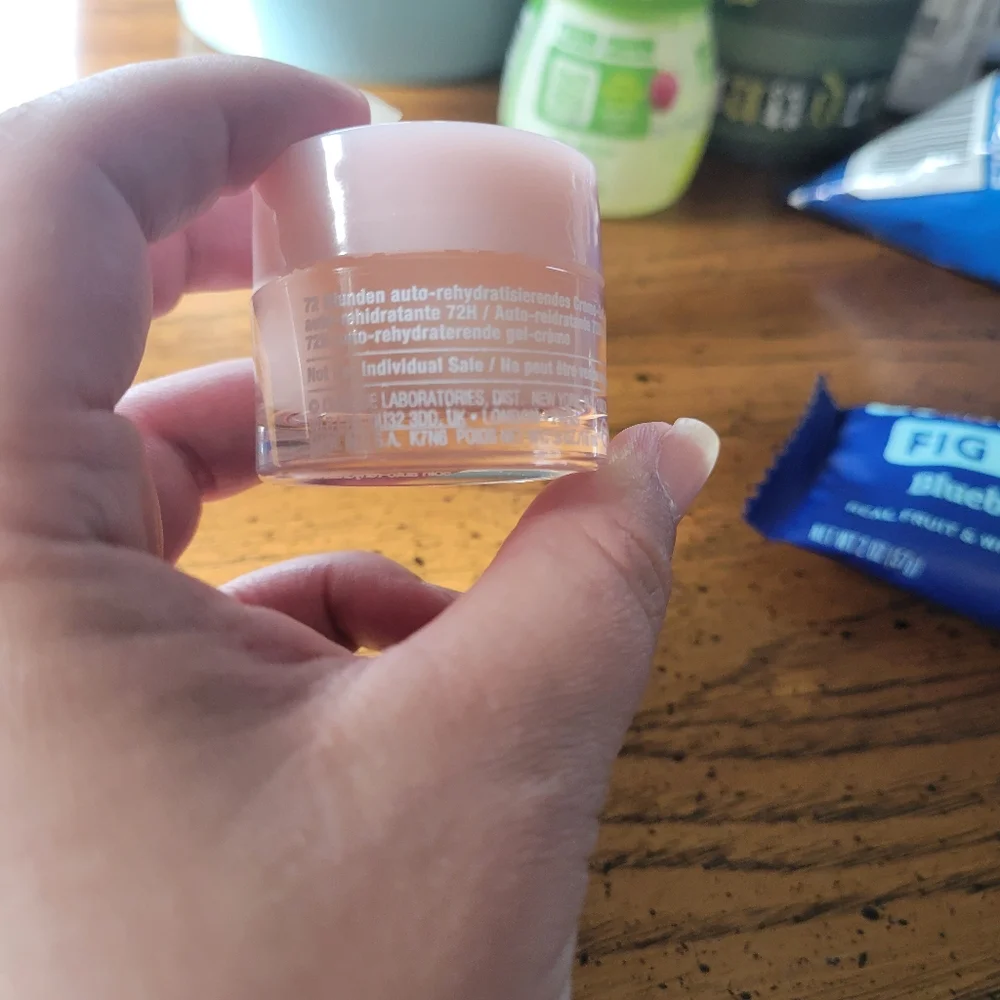 NWT  Unisex CLINIQUE MOISTURE SURGE 72 HR